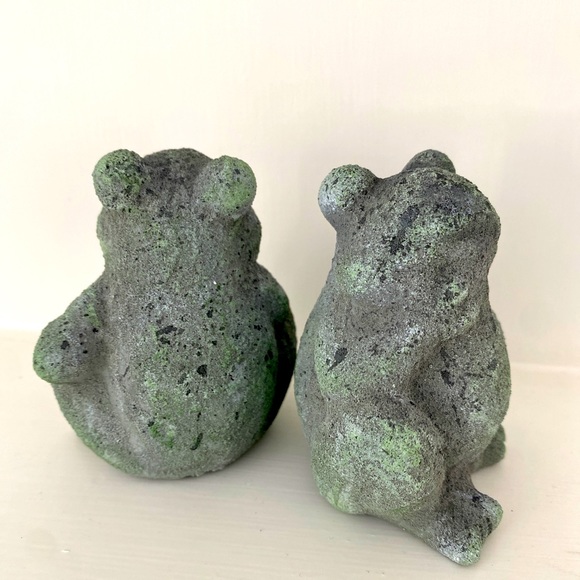 NEW Garden Mini Cement Concrete Frog - Picture 8 of 9